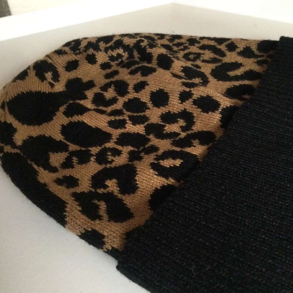 MICHAEL Michael KORS LEOPARD PRINT KNIT CUFFED BEANIE BLACK BROWN NWOT